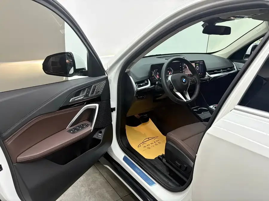 BMW X1 2025 sDrive25Li X Design Package 2025 — миниатюра 2