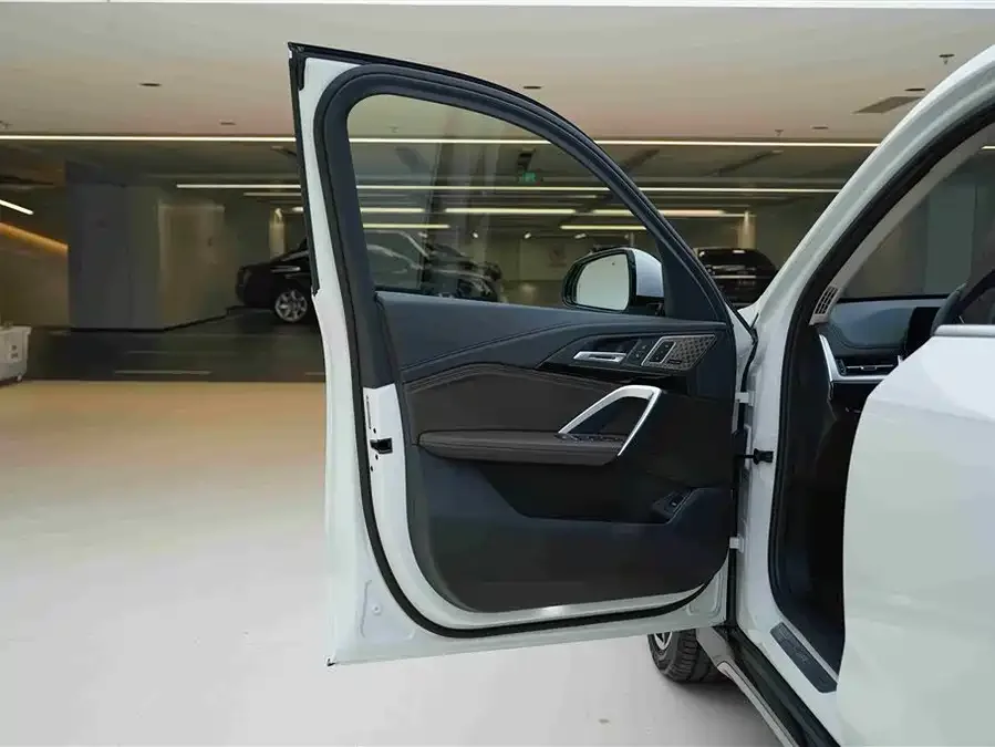 BMW X1 2023 sDrive25Li X Design Package 2024 — миниатюра 5