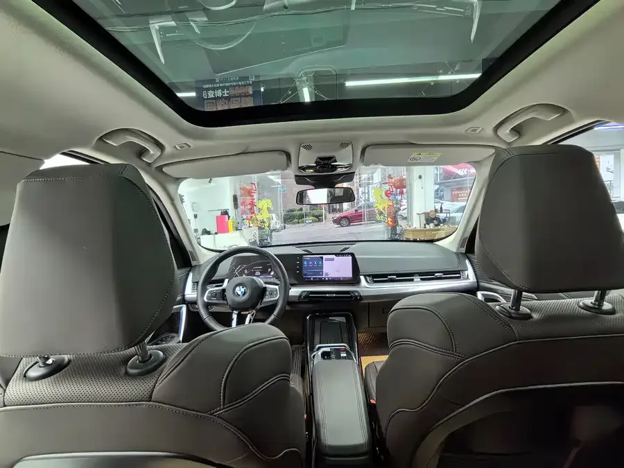 BMW X1 2024 sDrive25Li M Sport Package 2024 — миниатюра 3