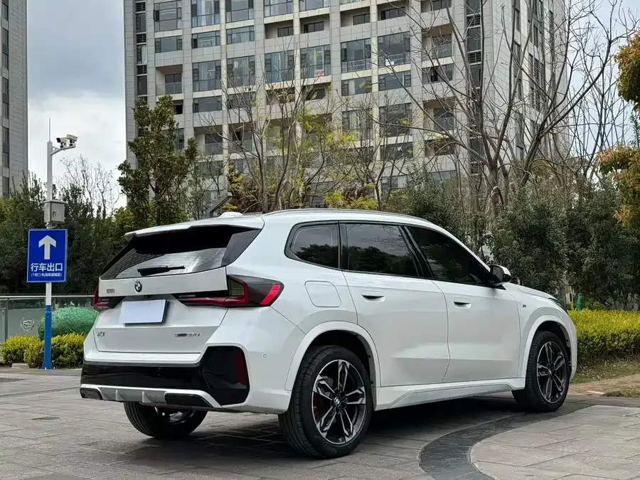 BMW X1 2024 sDrive25Li M Sport Package 2024 — миниатюра 3