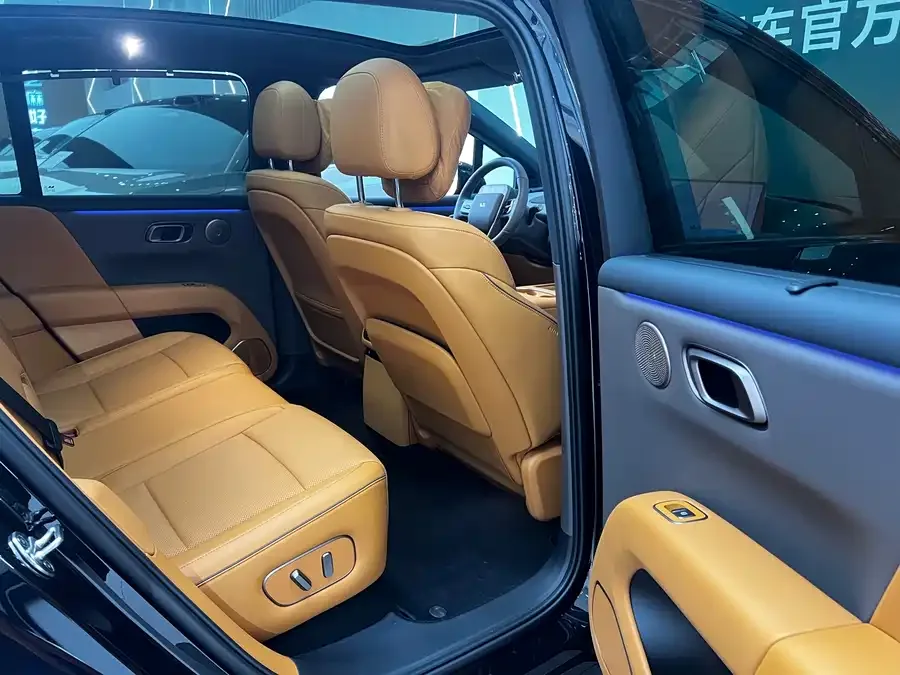 Li Auto i6 Ideal i6 2025 two-wheel drive standard version 2025 — миниатюра 4
