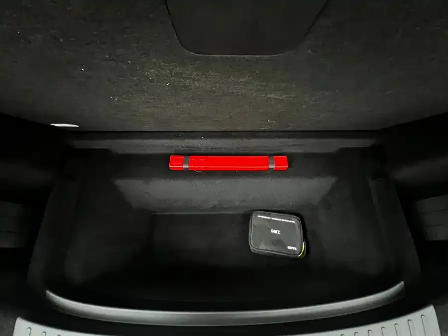 Li Auto i6 Ideal i6 2025 two-wheel drive standard version 2025 — миниатюра 5