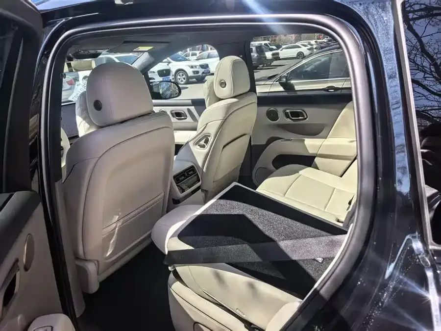 Li Auto i6 Li Auto i6 2025 AWD Standard Edition 2026 — миниатюра 4