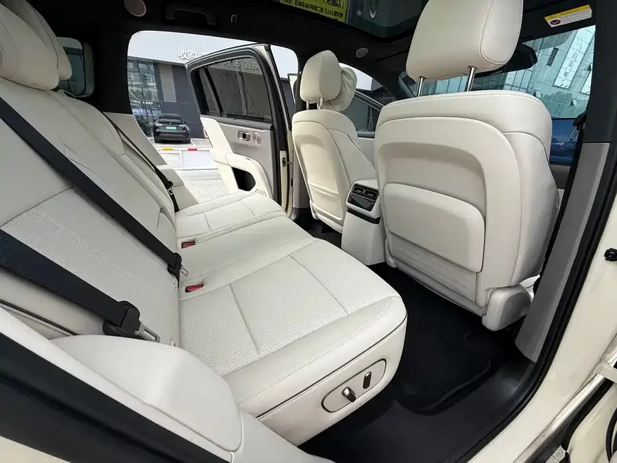 Li Auto i6 Li Auto i6 2025 AWD Standard Edition 2026 — миниатюра 5