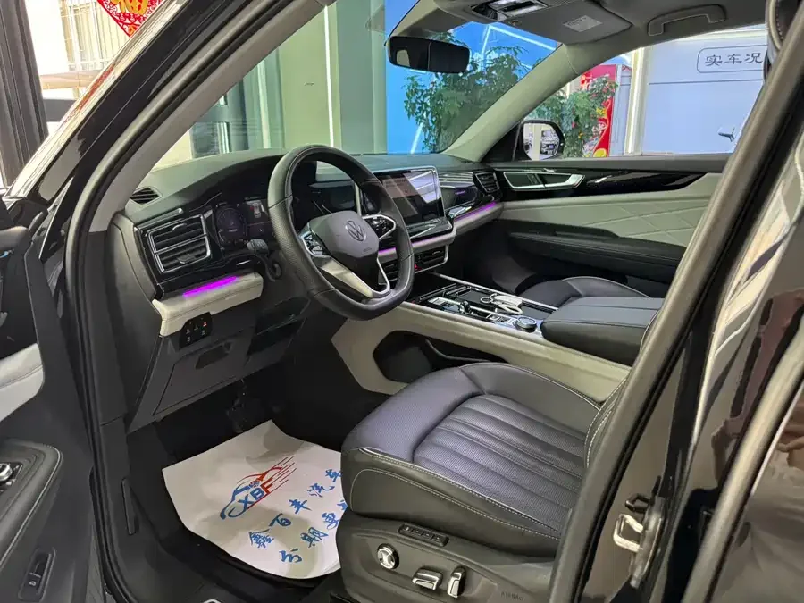 Volkswagen Teramont 2023 Touron 380TSI 4WD Luxury Edition 2024 — миниатюра 4
