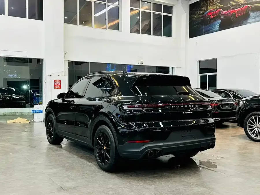 Porsche Cayenne New Energy Cayenne New Energy 2024 Cayenne E-Hybrid 2.0T 2024 — миниатюра 2