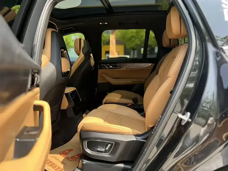 Lynk & Co 09 EM-P Lynk & Co 09 EM-P 2021 2.0T PHEV Ultra six-seater 2022 — миниатюра 2