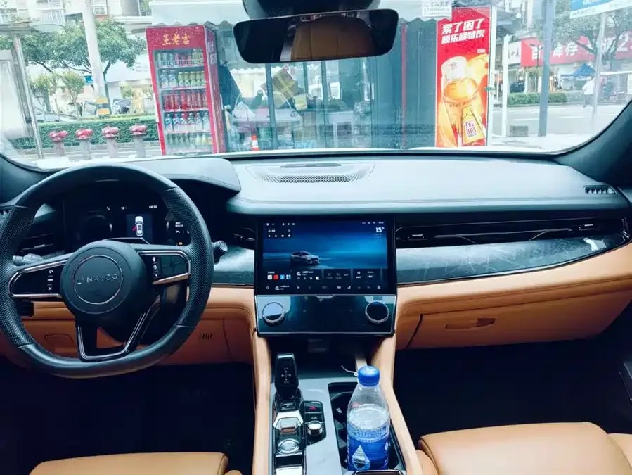 Lynk & Co 09 EM-P Lynk & Co 09 EM-P 2021 2.0T PHEV Halo 6-seater 2022 — миниатюра 2
