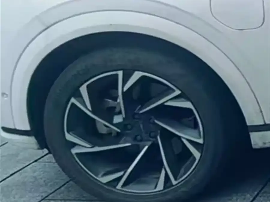 Lynk & Co 09 EM-P Lynk & Co 09 EM-P 2021 2.0T PHEV Halo 6-seater 2022 — миниатюра 5