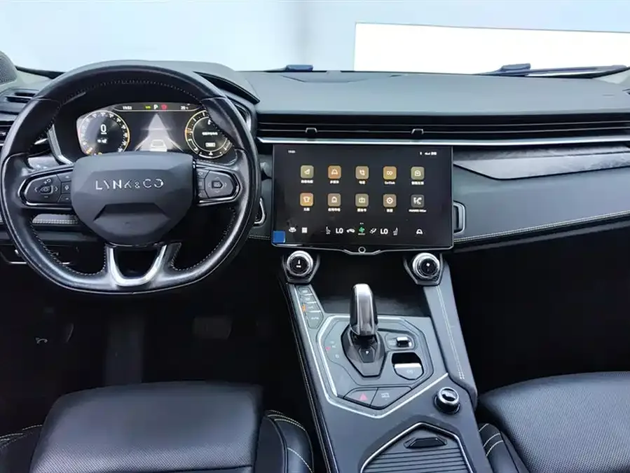 Lynk & Co 05 Lynk & Co 05 2022 2.0TD two-wheel drive shines Halo 2022 — миниатюра 5