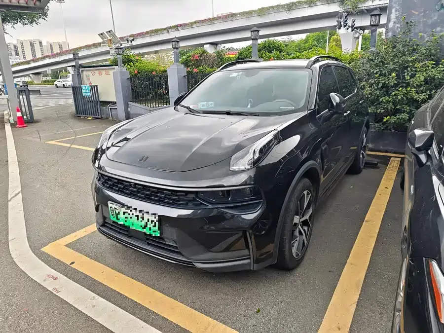 Lynk & Co 01 EM-P Lynk & Co 01 EM-P 2022 1.5TD PHEV Plus 2022 — фото 1, купить с доставкой в Москву