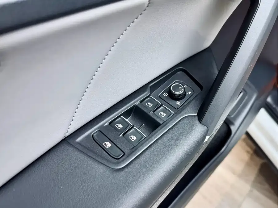 Volkswagen Tayron Tanyue 2024 330TSI 2WD Luxury Plus Advanced Edition 2024 — миниатюра 5