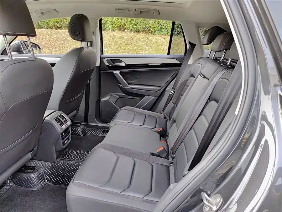 Volkswagen Tayron Tanyue 2022 330TSI 2WD Luxury Smart Edition 2022 — миниатюра 5