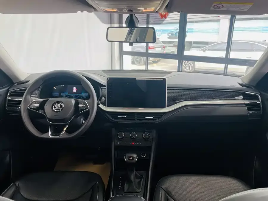 Skoda Kodiaq Kodiak 2024 TSI330 5-seater two-wheel drive powerful version 2024 — миниатюра 4