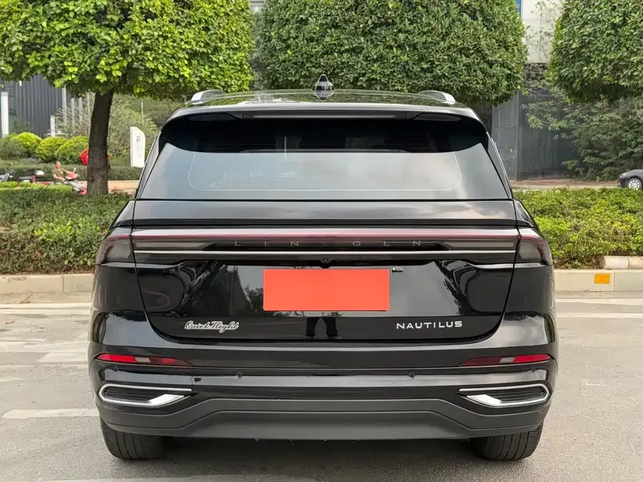 Lincoln Navigator Navigator 2023 2.0T 4WD Premium Edition 2023 — миниатюра 2