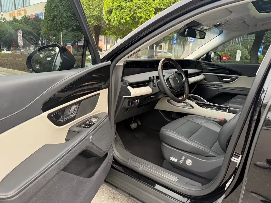 Lincoln Navigator Navigator 2023 2.0T 4WD Premium Edition 2023 — миниатюра 3