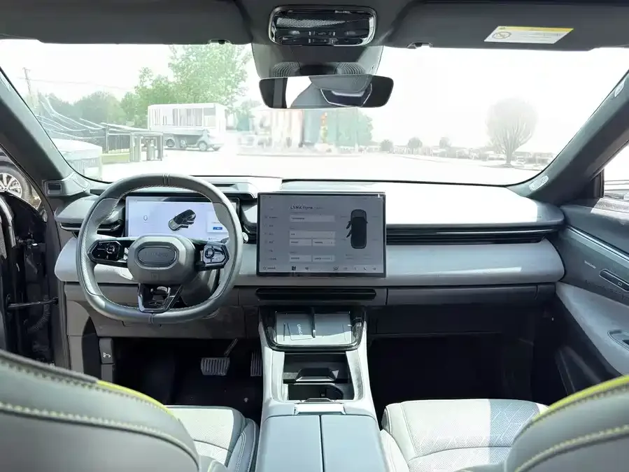 Lynk & Co 08 EM-P Lynk & Co 08 EM-P 2023 model 245km ultra-long range Halo 2025 — миниатюра 2