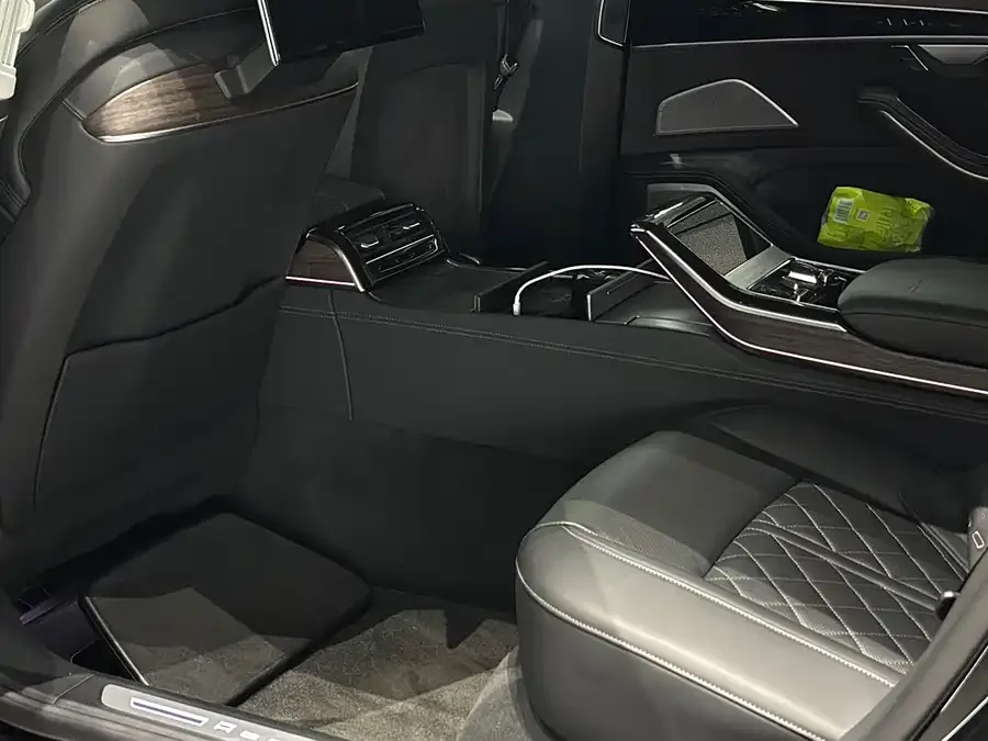 Audi A8 2022 A8L Horch Founders Edition Legend 2022 — миниатюра 2