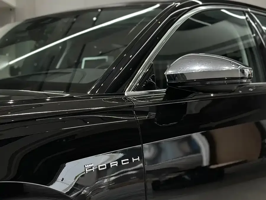 Audi A8 2022 A8L Horch Founders Edition Legend 2022 — миниатюра 3