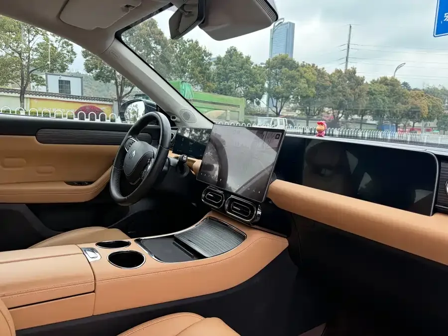 Leapmotor C11 Leapmotor C11 2024 Pure Electric 580 Premium Edition 2025 — миниатюра 3