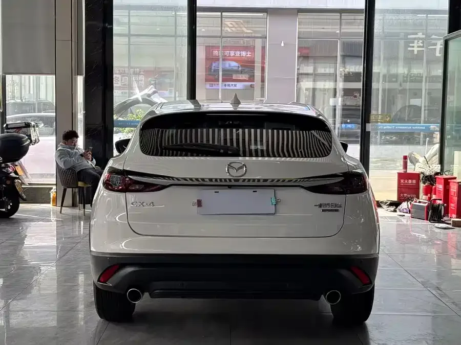 Mazda CX-4 2021 2.0L Automatic 2WD Blue Sky Explorer Edition 2023 — миниатюра 5