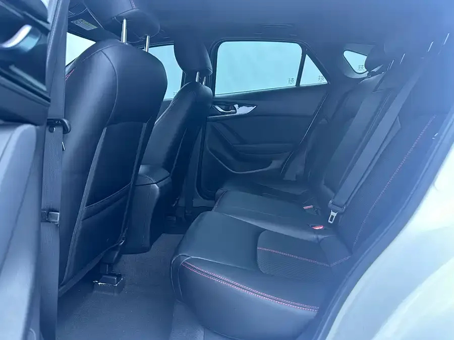 Mazda CX-4 2021 2.0L Automatic 2WD Blue Sky Explorer Edition 2023 — миниатюра 3