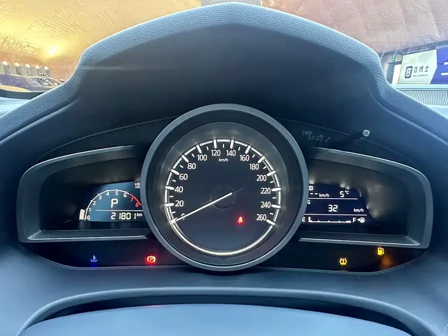 Mazda CX-4 2021 2.0L Automatic 2WD Blue Sky Explorer Edition 2023 — миниатюра 5