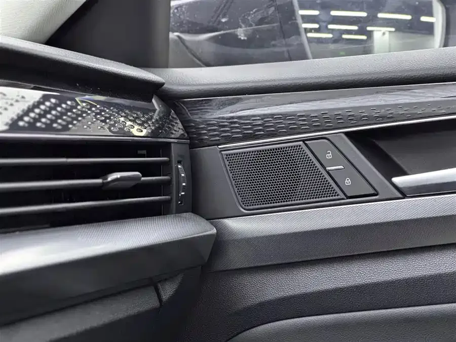 Volkswagen Passat Passat 2023 facelift 330TSI Star Elite Edition 2023 — миниатюра 4