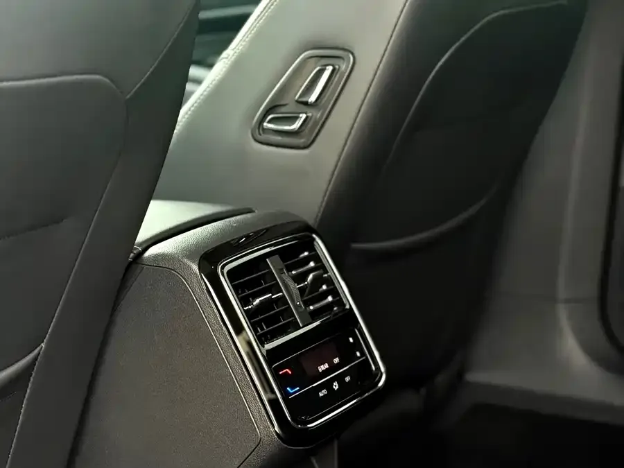 Volkswagen Passat Passat 2022 330TSI Starry Sky Deluxe Edition 2022 — миниатюра 5