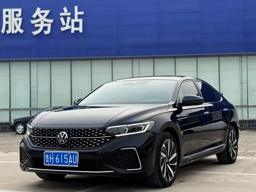 Volkswagen Passat Passat 2022 330TSI Starry Sky Deluxe Edition 2022 — фото 1, купить с доставкой в Москву