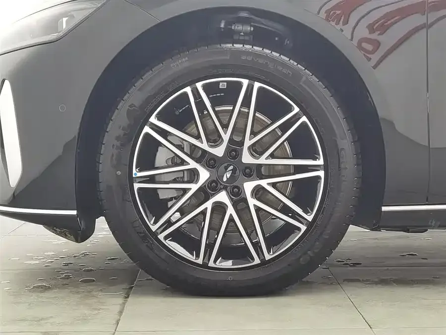 Chery Fengyun Fengyun A9L Fengyun A9L 2025 260 Super Long Range Premium Edition 2026 — миниатюра 5