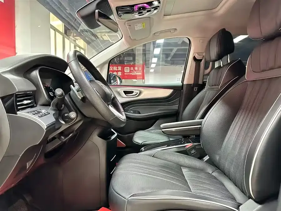 Roewe iMAX8 Roewe iMAX8 2022 400TGI Honor Edition 2022 — миниатюра 4
