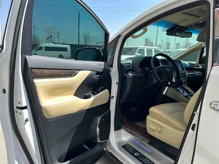 Toyota Alphard Alfa 2021 Dual Engine 2.5L Premium Edition 2022 — миниатюра 2