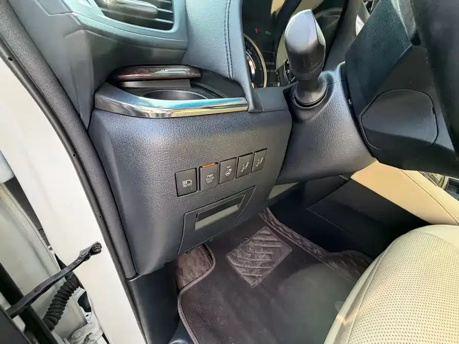Toyota Alphard Alfa 2021 Dual Engine 2.5L Premium Edition 2024 — миниатюра 3