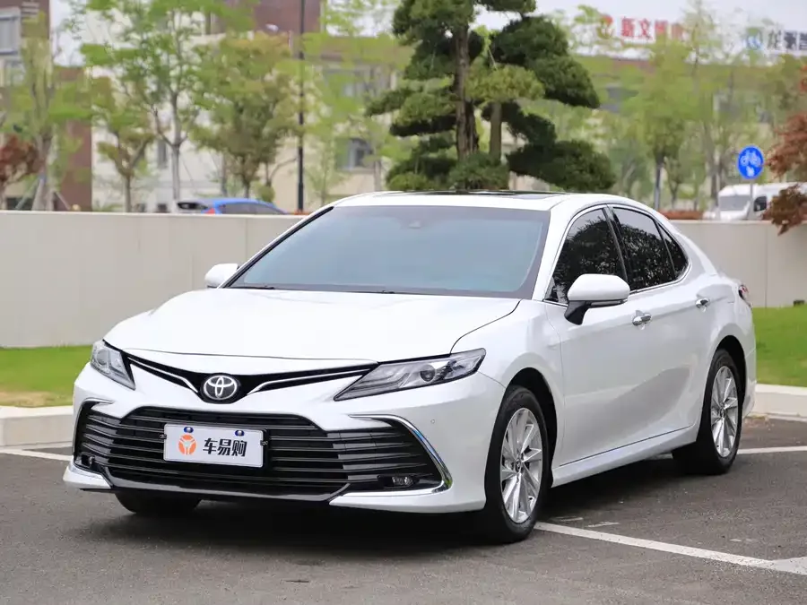 Toyota Camry Camry 2021 2.0G Deluxe Edition 2022 — фото 1, купить с доставкой в Москву