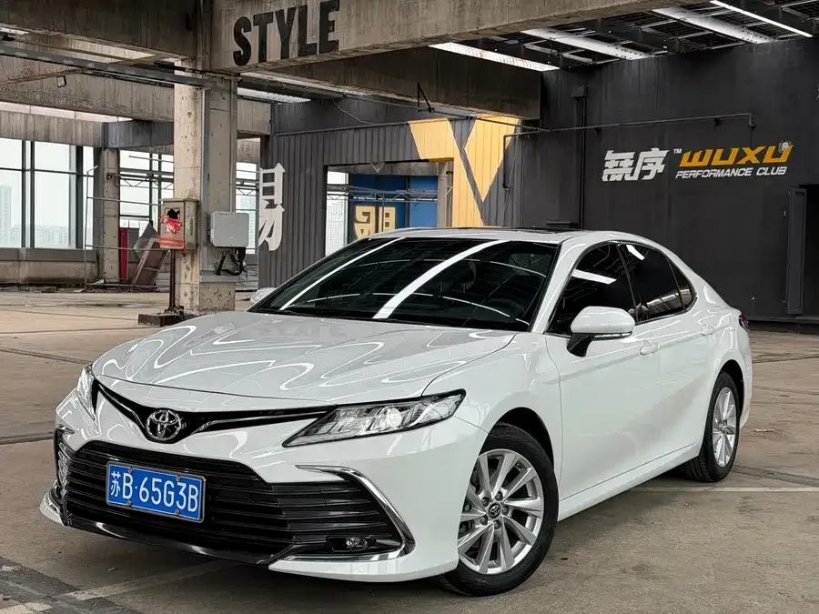 Toyota Camry Camry 2024 2.0E Elite Edition 2024 — фото 1, купить с доставкой в Москву