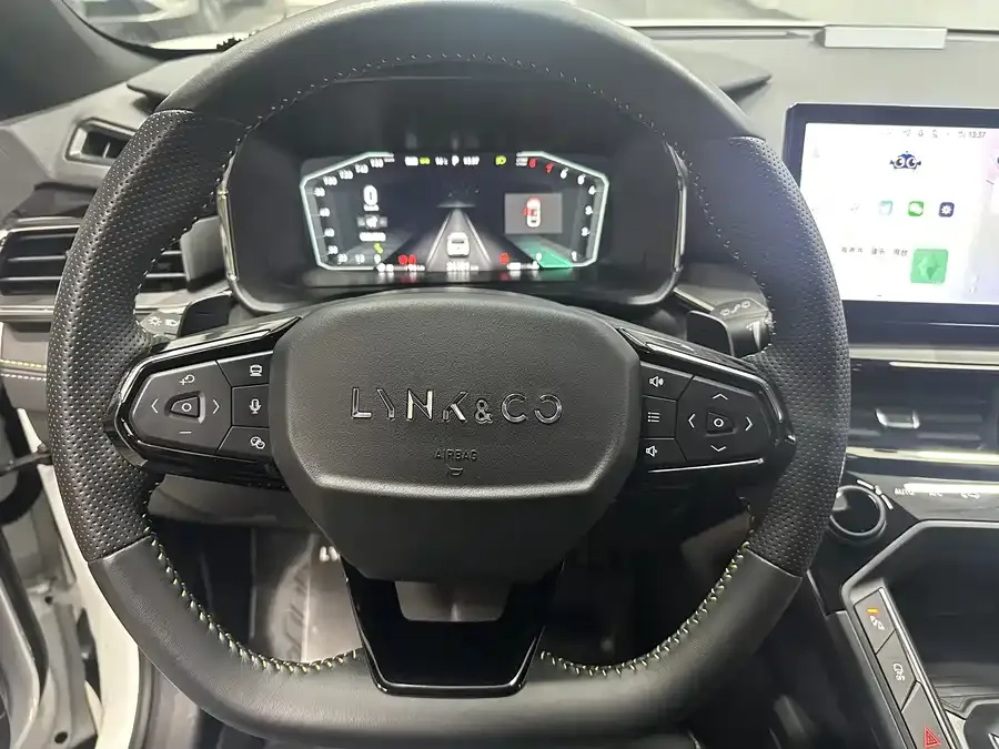 Lynk & Co 06 Lynk & Co 06 2023 Remix 1.5T Halo 2023 — миниатюра 2