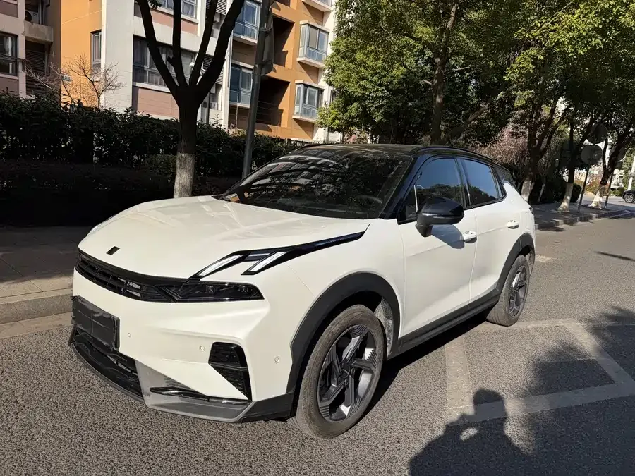 Lynk & Co 06 2025