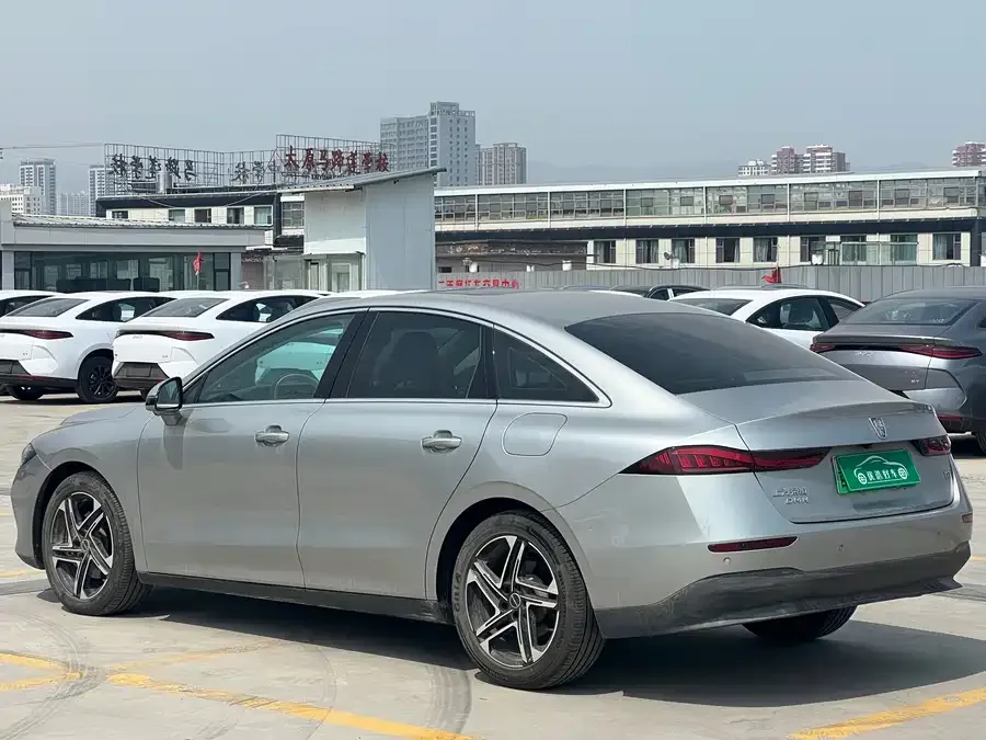 Roewe D7 Roewe D7 2023 DMH 125km Excellence Edition 2023 — миниатюра 3