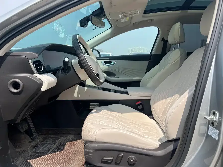 Roewe D7 Roewe D7 2023 DMH 125km Excellence Edition 2023 — миниатюра 4