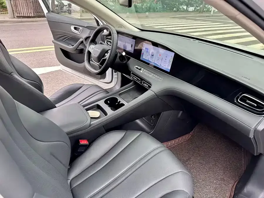 Roewe D7 Roewe D7 2023 DMH 125km Beyond Edition 2024 — миниатюра 3