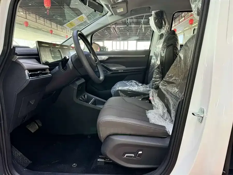 Maxus Dajia 7 Dajia 7 2024 facelift super hybrid long-range version Yuexiang version 2025 — миниатюра 5