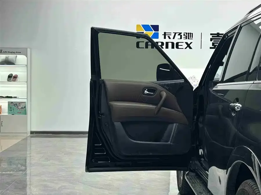 Nissan Patrol Patrol 2023 ARMADA 5.6L Invincible Armada Platinum Edition 2024 — миниатюра 2