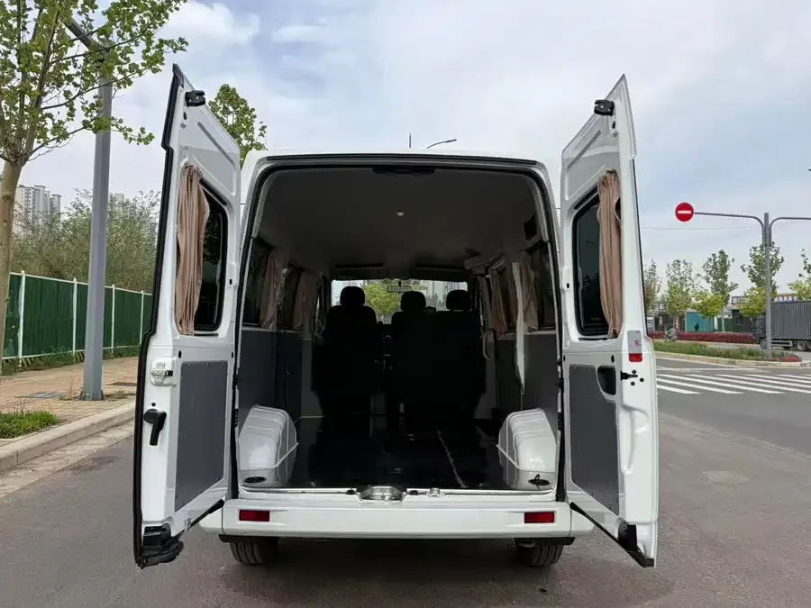 Maxus Xintu V80 Xintu V80 2024 Aoyuntong Value Edition 6MT Short Axle Mid-Top 127Ps 5/6 Seats 2024 — миниатюра 5