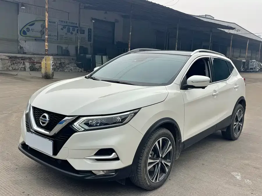 Nissan Qashqai Qashqai 2022 2.0L CVT XV Prem Luxury Edition 2022 — фото 1, купить с доставкой в Москву