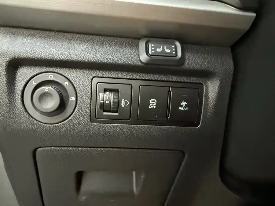 Wuling Jiachen Wuling Jiachen 2022 1.5T CVT exclusive flagship model 2022 — миниатюра 3
