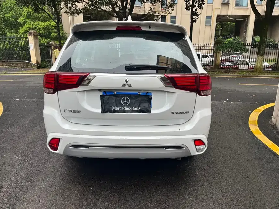 Mitsubishi Outlander Outlander 2020 2.0L 2WD 5-seater 2023 — миниатюра 2