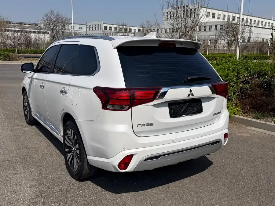 Mitsubishi Outlander Outlander 2021 2.4L 4WD Enjoy Edition 7 Seaters 2022 — миниатюра 5