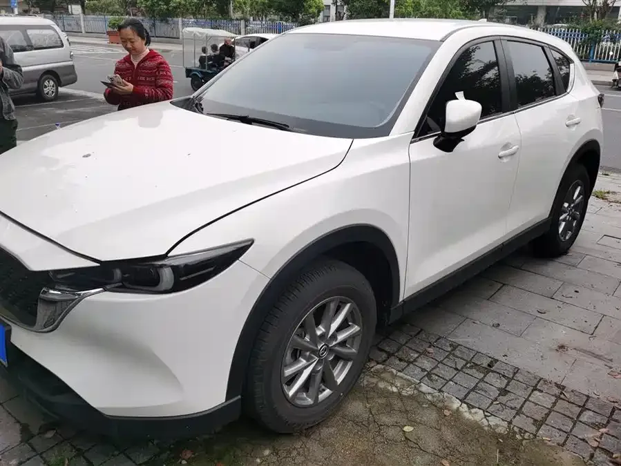 Mazda CX5 2024 2.0L automatic two-wheel drive comfort model 2024 — фото 1, купить с доставкой в Москву