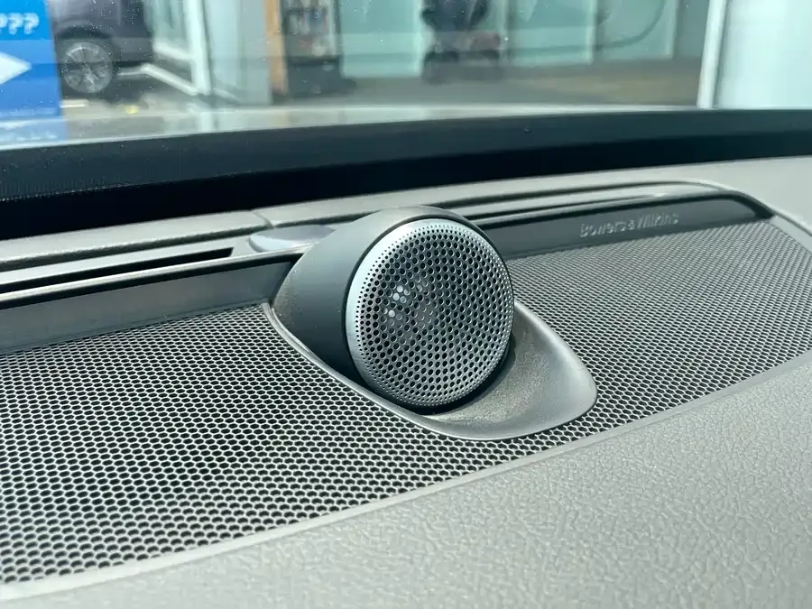 Volvo XC90 Plug-in Hybrid 2023 T8 RECHARGE Zhizun Luxury Edition 7 Seaters 2022 — миниатюра 3